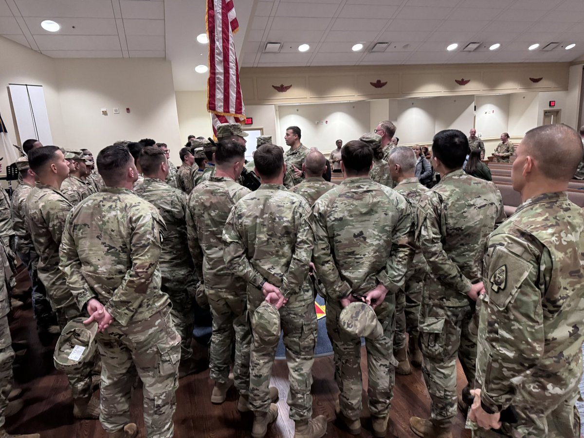 Proud to bear witness to 1-58th AOB Color Casing ceremony today as they prepare for their next mission. Small unit, huge impact! #AboveTheBest