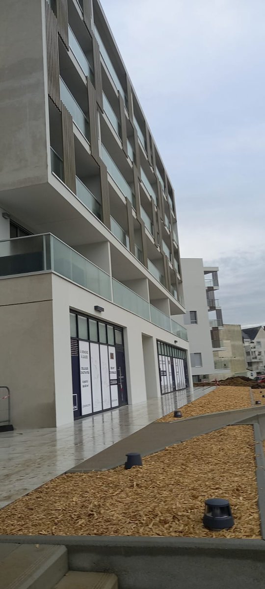 Armoridem's tweet image. Nous y étions ! VANNES - 37 Boulevard de la Paix.
Tout un symbole 😊
#armoridem #demenagement #derval #standing #giboire