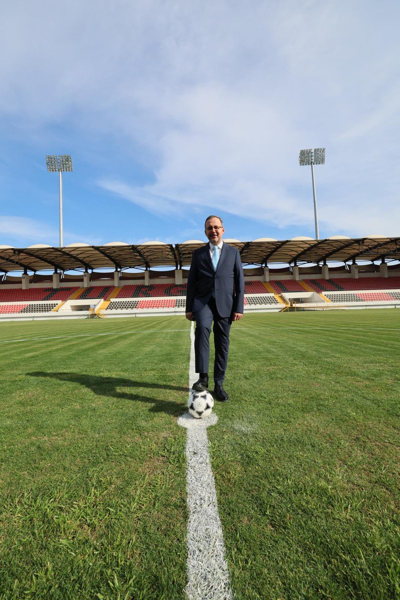 kasapoglu's tweet photo. 📍Manisa 

Turgutlu Stadyumu, Turgutluspor ile Polatlı Belediye Spor arasında oynanacak maçla kapılarını açıyor.  ￼

Hayırlı, uğurlu olsun. https://t.co/H6sVgDmfnh