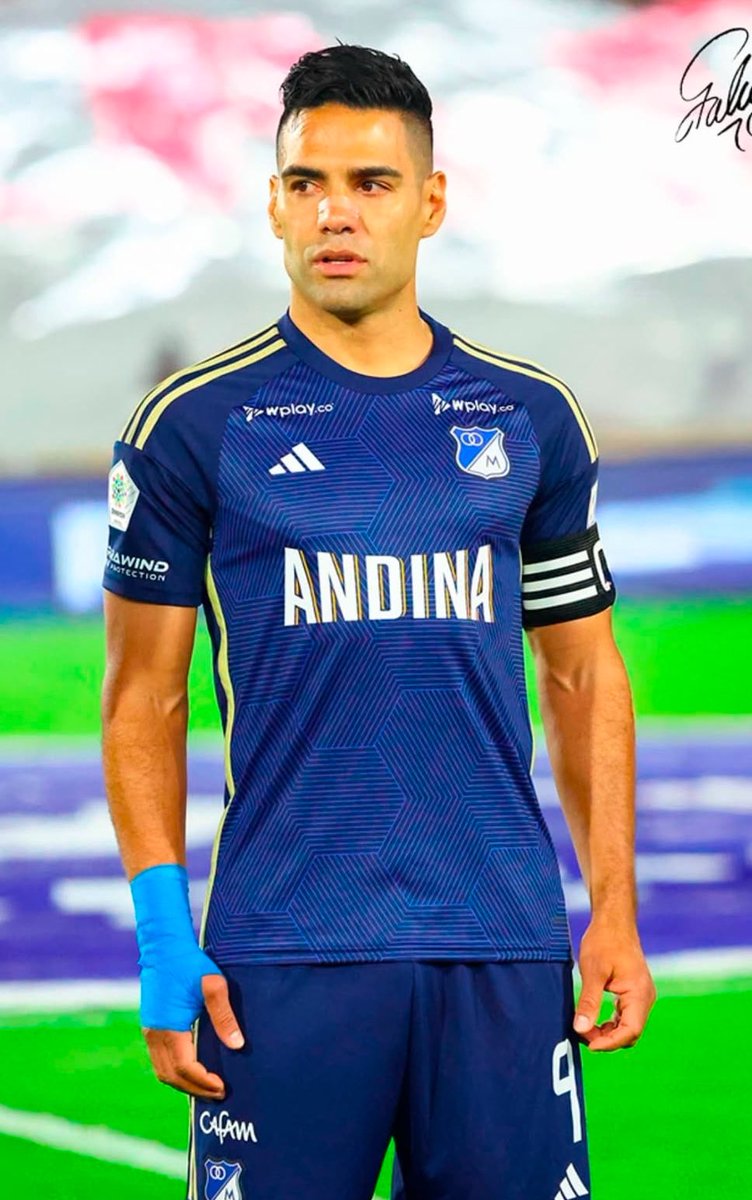 ¡𝗖𝗢𝗡𝗙𝗜𝗥𝗠𝗔𝗗𝗢!

Acuerdo entre <a href="/MillosFCoficial/">Millonarios FC</a> y <a href="/FALCAO/">Radamel Falcao</a> para que continué 6 meses más en el club.