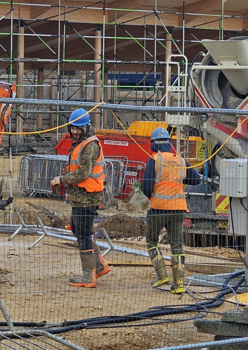 HivizScruffs's tweet image. ##buckbootz #mud #hiviz #tradies