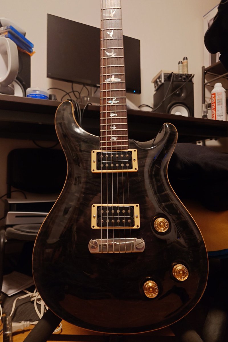 kzigsxrst's tweet photo. 久しぶりに弦交換したわ🎸
#PRS
#Custom22 https://t.co/7SRBE8xfL1