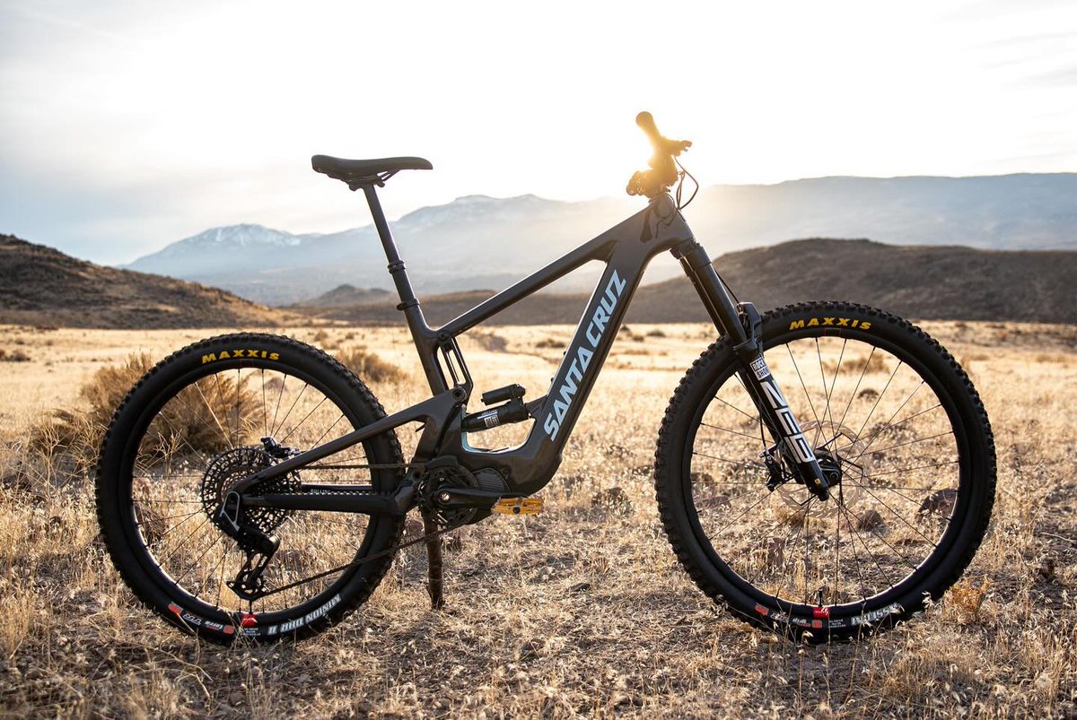 connectionbikee's tweet photo. Santa Cruz Bike
Built for the toughest trails:
170mm VPP rear travel
170mm fork, 38mm stanchions
MX wheels (29” front, 27.5” rear)
Shimano EP801 drive unit
630 Wh removable battery
Carbon CC frame with lifetime warranty🚵‍♂️ #MountainBikes #ShimanoEP801 #TrailReady https://t.co/l85MwvRZdd