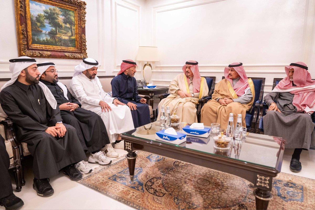 سمو أمير منطقة #الرياض يعزي في وفاة إبراهيم الزويد -رحمه الله-.
riyadh.gov.sa/#/home/news-de…

#إمارة_الرياض