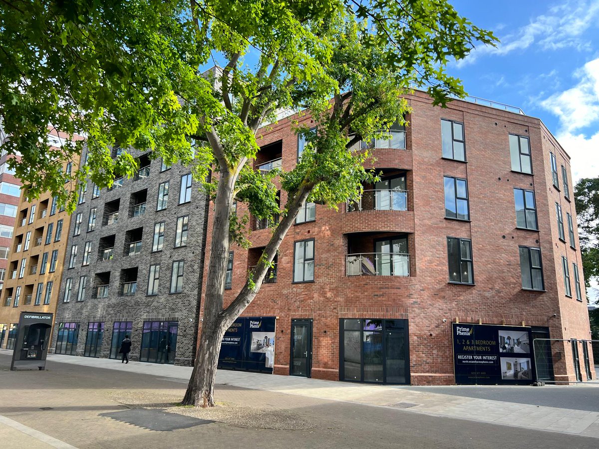 MPSCommunities's tweet image. MET DOCOs worked with planners @LBofHavering & Developer PrimePhenix on a bespoke residential & commercial development on North St RM1. 46 residential units benefit from accredited doorsets, security layering & access control. All helping the site to achieve @securedbydesign GOLD