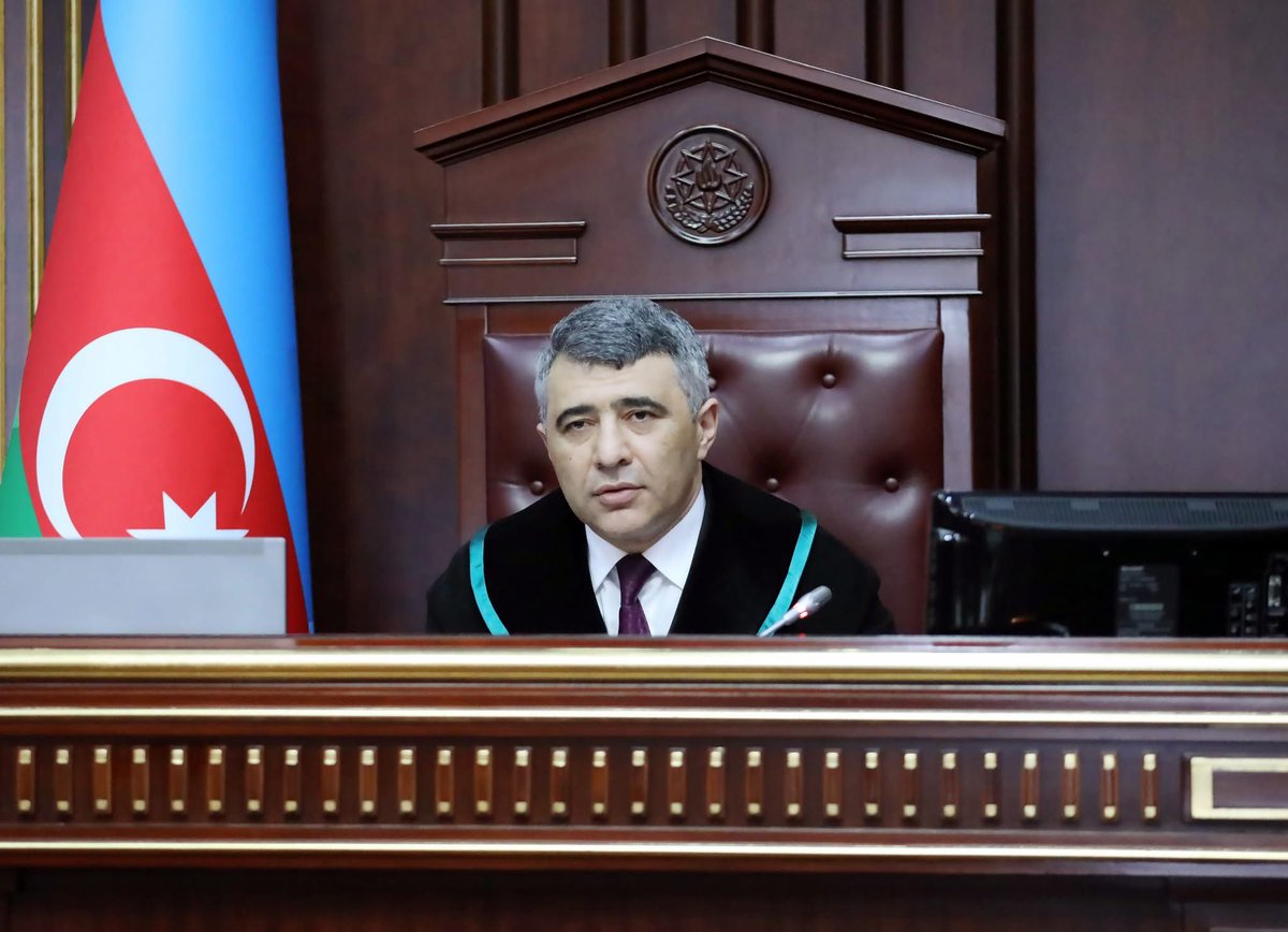 Azərbaycan Respublikası Ali Məhkəməsi Plenumunun 2024-cü ilin yekunlarına həsr olunmuş iclası keçirilib. 

İclasda Ali Məhkəmənin kollegiyalarının ötən ildə görülmüş işlərlə bağlı geniş hesabatları dinlənilib.

Ətraflı: supremecourt.gov.az/az/media/xeber…