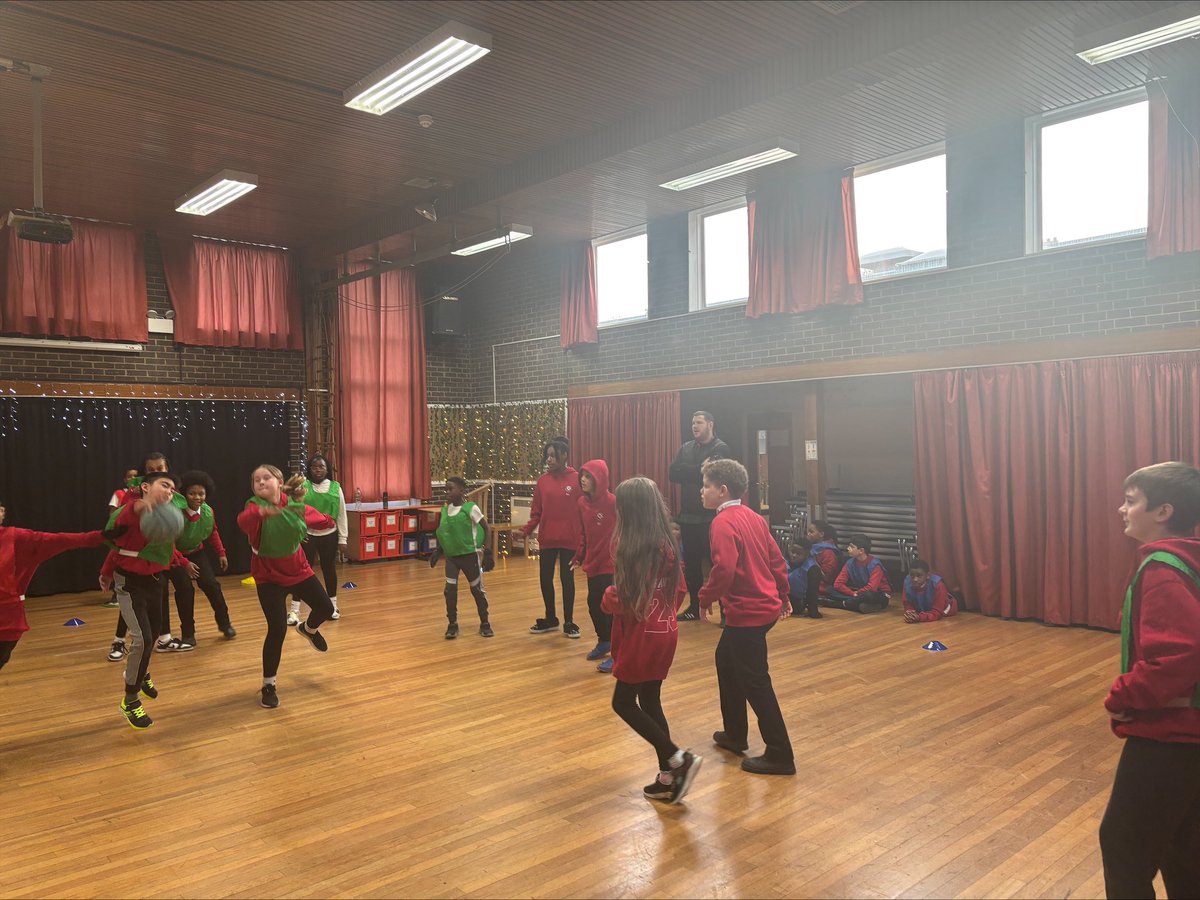 staugustinesNG3's tweet photo. Our netball skills are improving week on week in Year 6.
#PEAtStA’s https://t.co/aC3gabEsJD