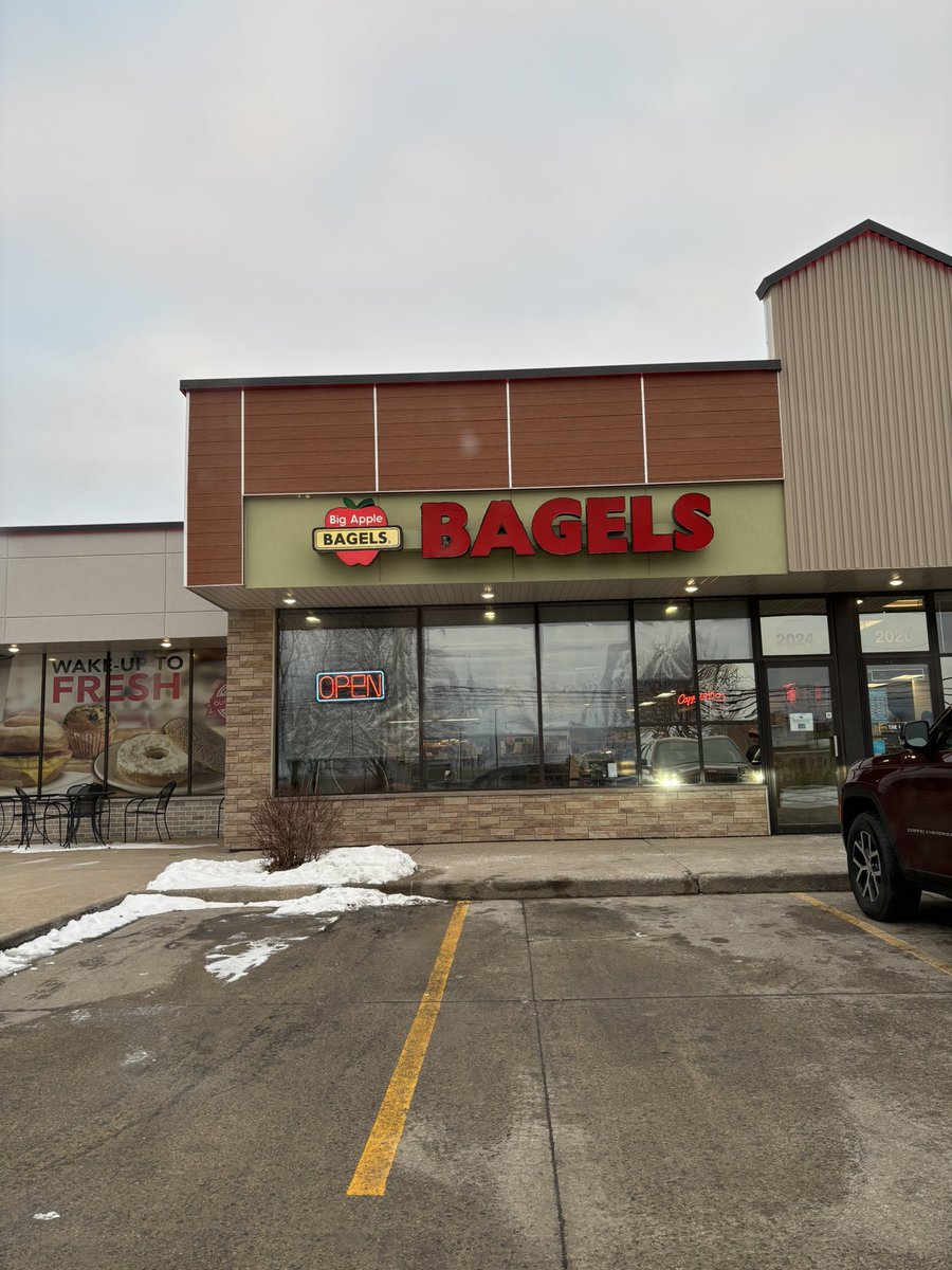 Fleming_Coach's tweet photo. “Perfection is not attainable, but if we chase perfection we can catch excellence.”

-Whoever makes the bagels at Big Apple https://t.co/HImyms7Mcl