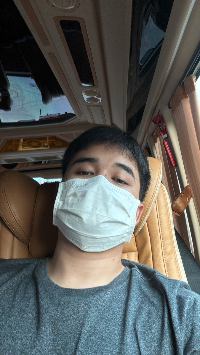Frong_13's tweet photo. ฝุ่นหนามาก เพราะว่ารักมันกลายเป็นฝุ่นไปแล้ว 555 https://t.co/4WrEQshB8E
