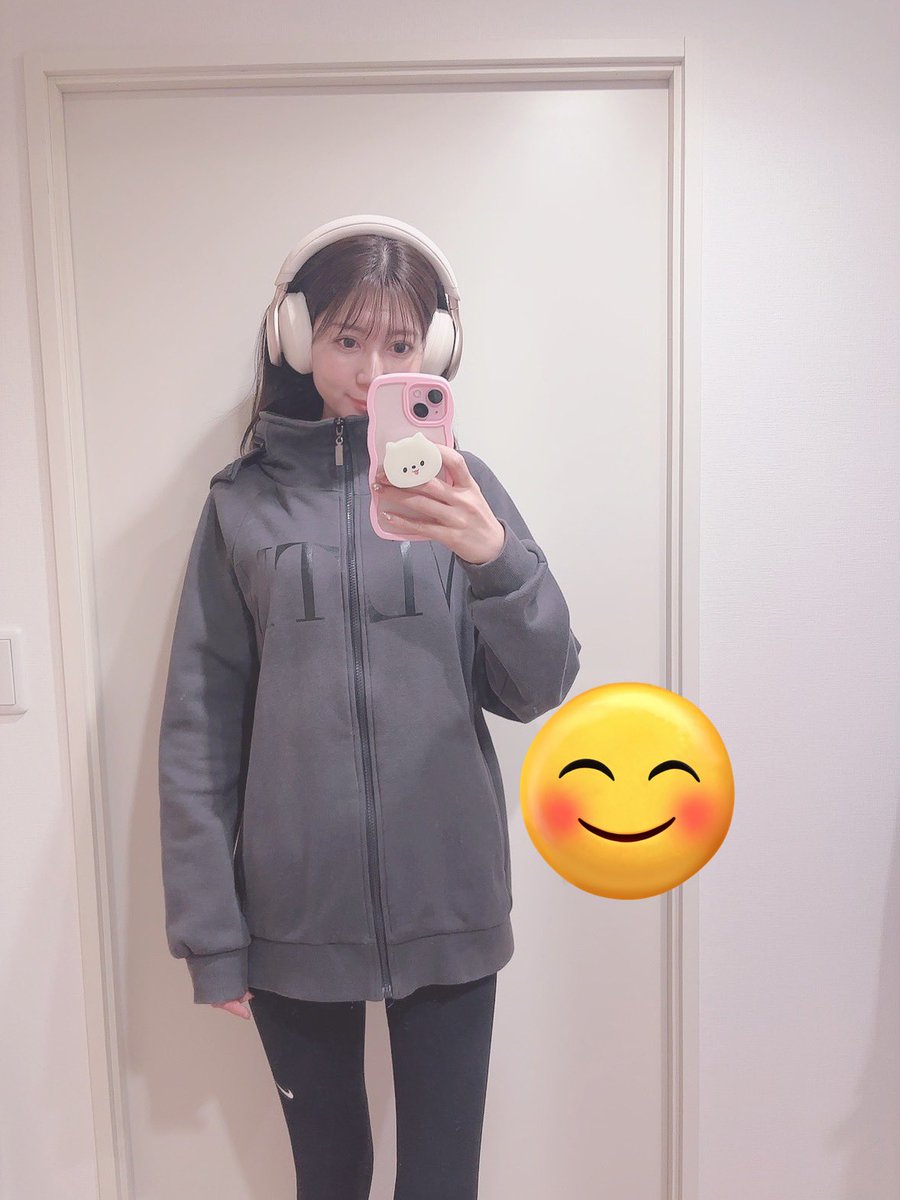 honamin1127's tweet photo. 今日はポコチェの撮影でした☺️🤍
今日もたーくさん笑って楽しくて幸せ🤍
いつも感謝です！
ありがとうございました！
帰ってきて運動もしたよっ！
えらい？笑 https://t.co/iBX0MUcACA