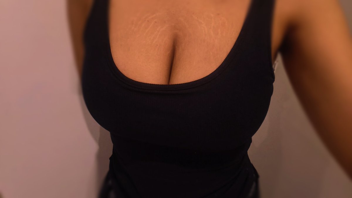 browncunnie's tweet photo. tits n no brain ! 🍪 https://t.co/y197D3qEIG