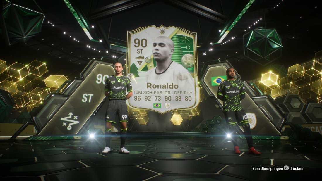 DerDom1n1k's tweet image. 89x5 couldve been worse. first card all EAFC25 that is over 500k and 3rd card this year that is over 200k
Futwiz kit and @FUT_Rory x @RobosFUT made it possible