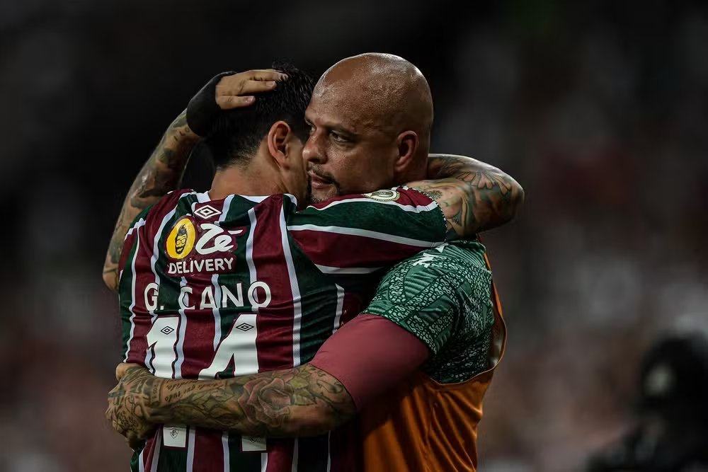 geglobo's tweet photo. Felipe Melo anunciou, nesta sexta-feira, a sua aposentadoria do futebol

O ex-jogador se despede após não renovar contrato com o Fluminense ⬇️

https://t.co/DK4uS3FaVe