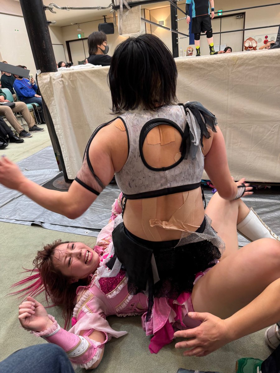 KikakuSuzukawa's tweet photo. PURE-J 板橋グリーンホール大会

中森華子＆神姫楽ミサ vs 春日萌花＆真琴

#PUREJ
#GanPro
#pr_jto https://t.co/V2yb5eKZZv