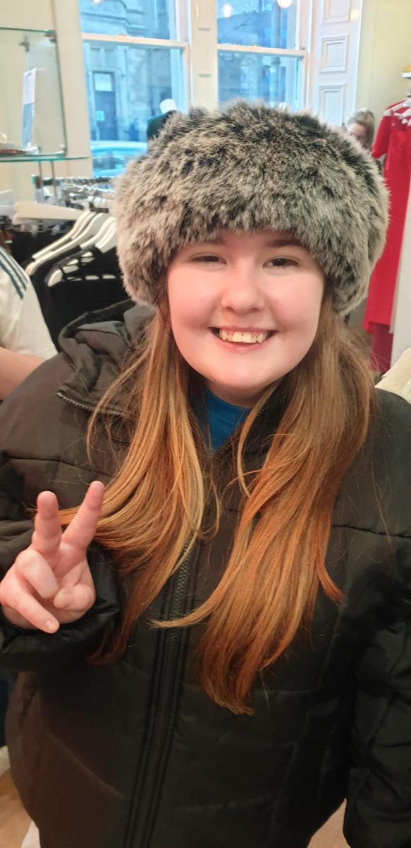 Charity shopping fun! 🎩👒✨