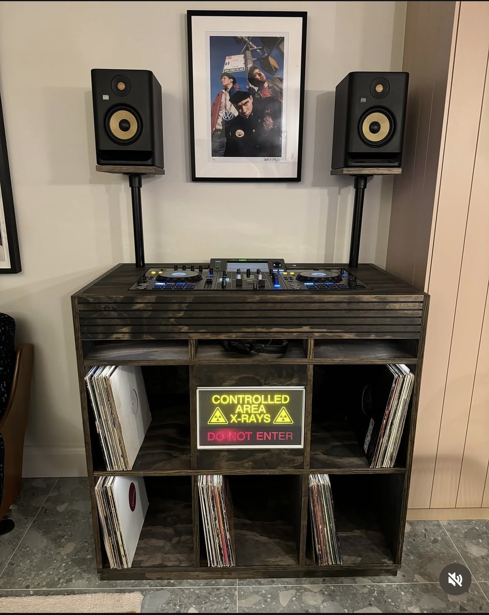 KRK_Music_'s tweet photo. Experience the power of #KRKROKITs today with a pair of Generation Five #StudioMonitors! https://t.co/Ctvchk1obC #itsROKITscience #KRKMusic πΈ - @ spinbackfurniture on IG https://t.co/5Kd4FnU7Dm