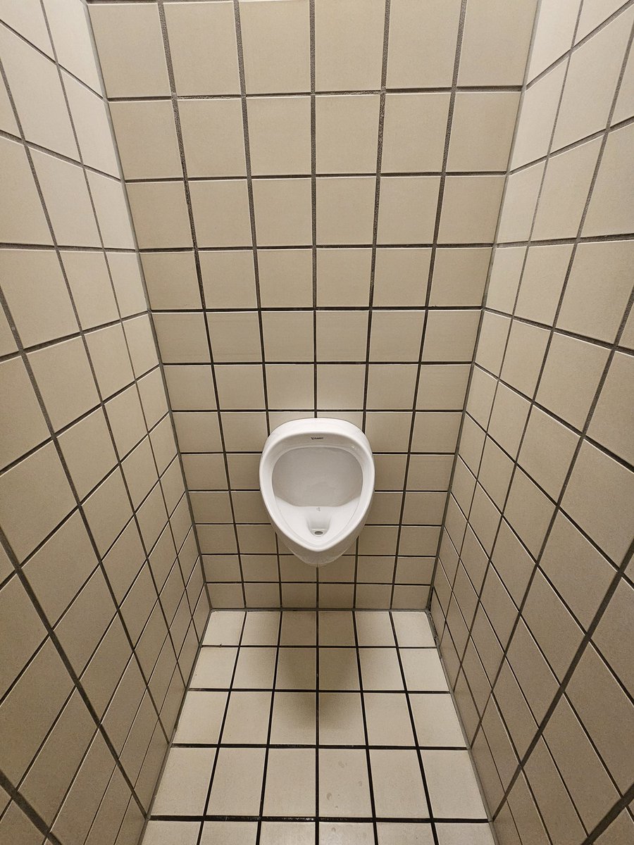 Public Toilets ratings tweet media