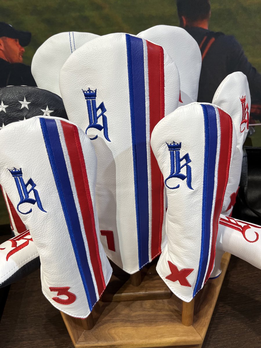 garbedianongolf's tweet photo. ⁦@LinksAndKings⁩ You can smell how good the leather is! The products are even better! Fantastic! ⁦@PGAShow⁩ https://t.co/nUF4OZa29Y
