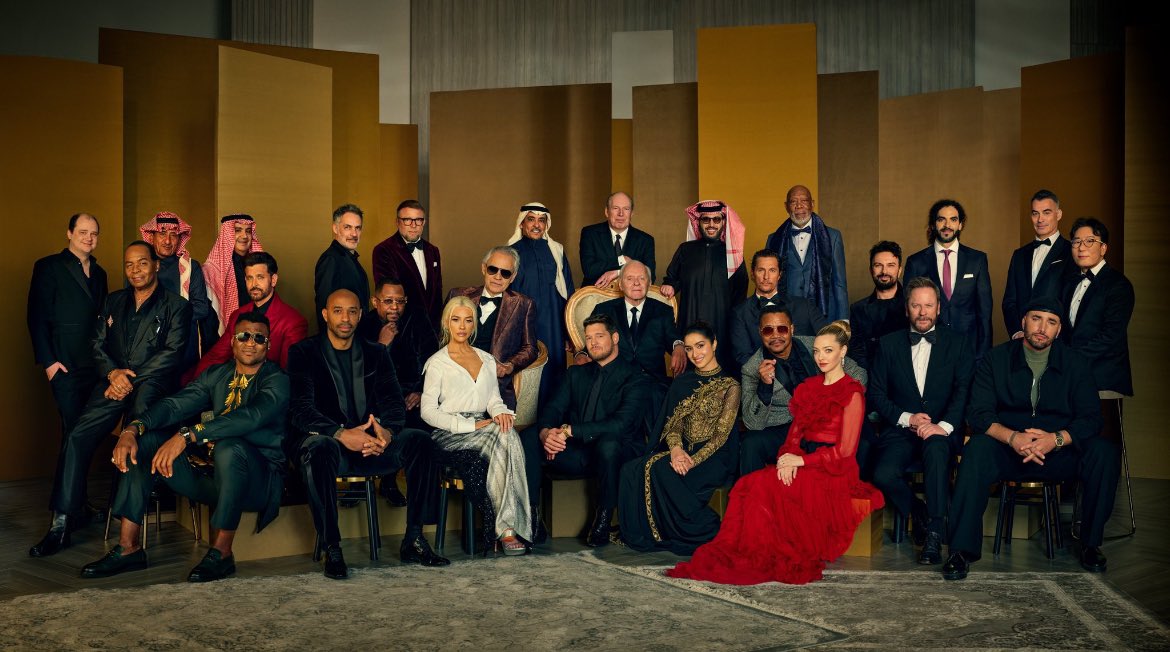 cwre1l's tweet photo. صورة عالمية ألتقطت في حفل #JoyAwards 
ناصر القصبي هو الفنان الخليجي الوحيد 
اللي موجود في هالصورة الرائعة🤯💙
@algassabinasser - @Turki_alalshikh 
#ناصر_القصبي https://t.co/ir1Jda5MmK