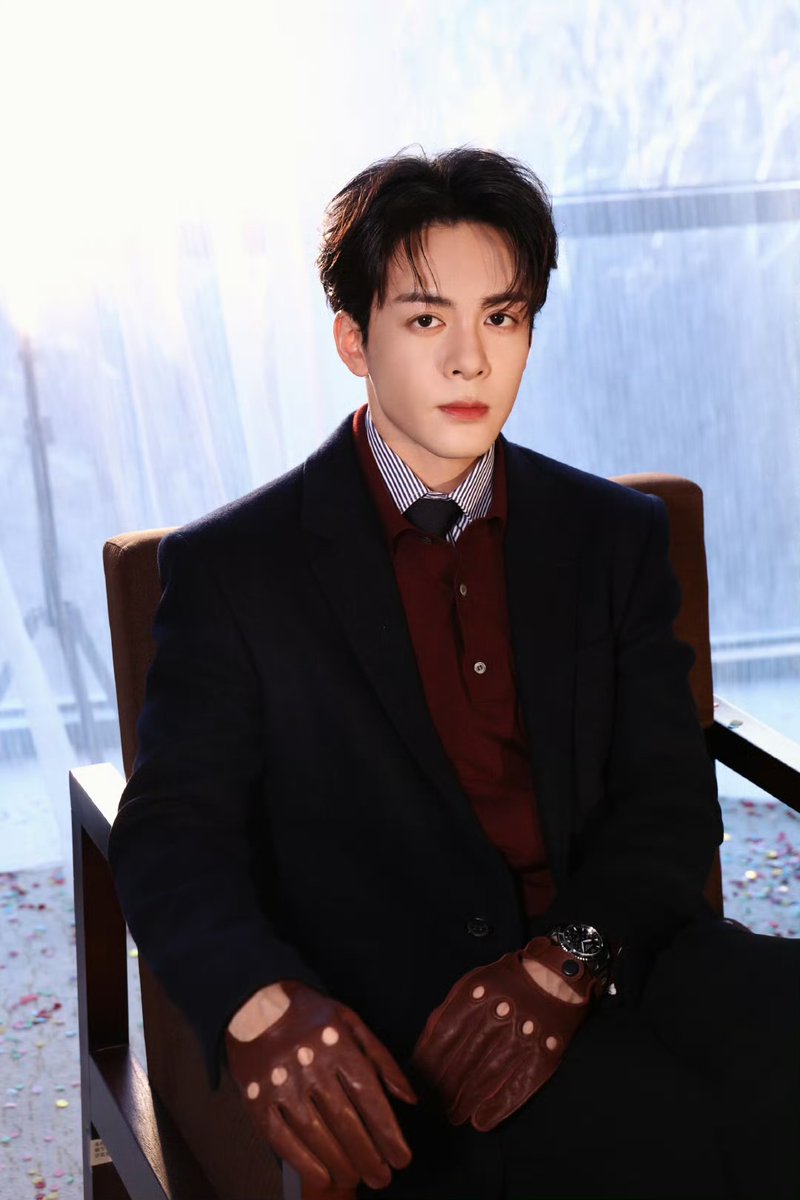 dramapotatoe's tweet photo. #ZengShunxi for the 2025 China Internet Audio-Visual Annual Gala https://t.co/WUziKgjwRm