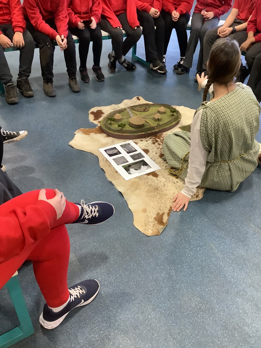 St Thomas More Hull (@stm_hull) on Twitter photo Bronze Age and Iron Age in year 6 this afternoon! Artefacts, making Bronze Age mirrors and learning about roundhouses🪞🗡️🛖 <a href="/history_to_life/">historytolife</a> Bronze Age and Iron Age in year 6 this afternoon! Artefacts, making Bronze Age mirrors and learning about roundhouses🪞🗡️🛖 <a href="/history_to_life/">historytolife</a>