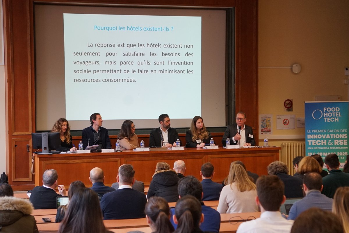 lnkd.in/dhwkHnyr 

🙏 Merci à L'Hôtellerie Restauration et à Roselyne Douillet pour cet article reprenant les points forts de notre colloque en partenariat avec Sorbonne Université !
Un bel éclairage sur les transformations et enjeux majeurs des marques hôtelières. 🔍