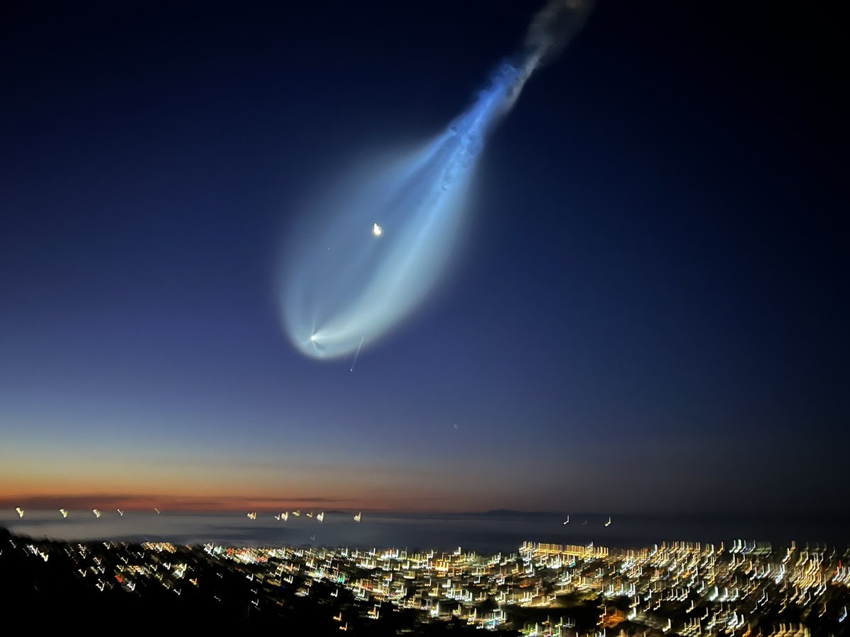 scottdweck's tweet image. Good morning SpaceX  🚀 #RocketLaunch Vandenberg #CA as observed from #SantaBarbara 

Now If I could only get my neighbor to prune her tree❗️

#GoSpaceX 
@WeatherNation 
@danncianca 
@AlanRoseWX 
@tvdave 
#CAwx 
#SoCal 
#USA
@PGE_John 
#Space 
#NASA
@JohnPalminteri
@HFTAlert