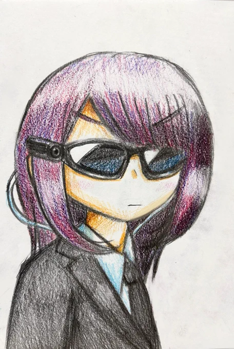 アイコンのアヤちゃんサングラスの形状のせいでツリ目に見えがちだけどちゃんとタレ目ですw 