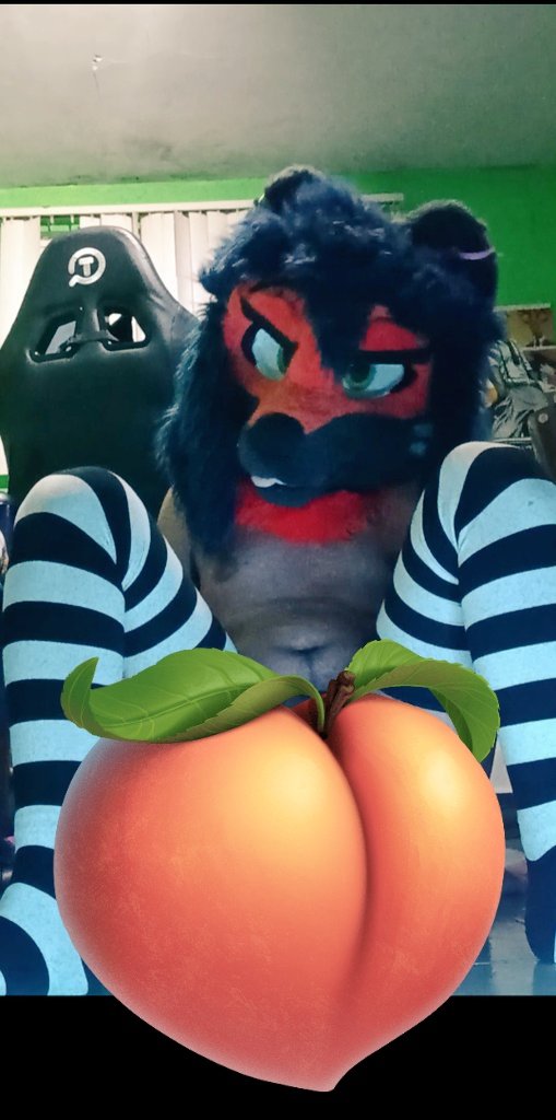 How many likes to unlock?~ maybe 1k(??

Ayo what the Fox doing?~

Clue, Bad dragón ~