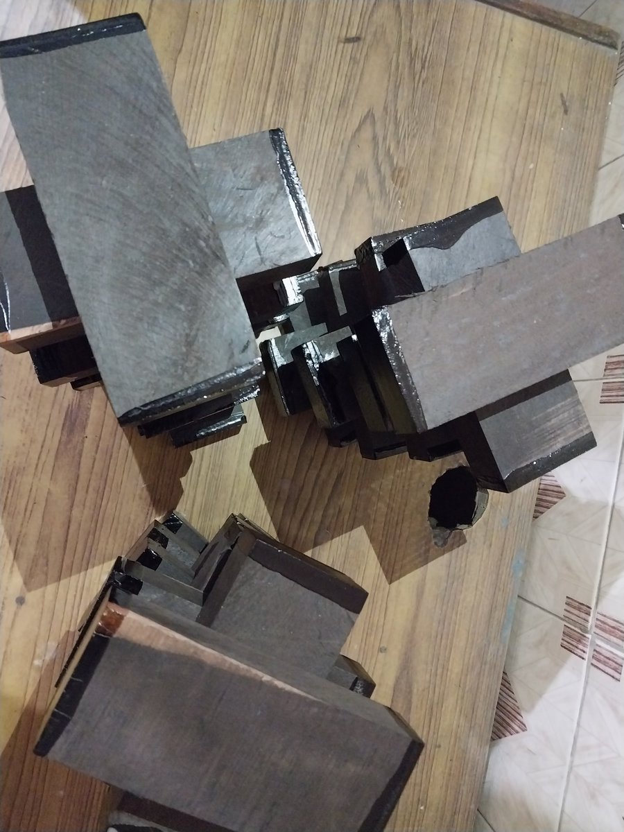 qureshyan01's tweet image. Ebony wood blocks without sanding available here feel free to contact us:
Size: 130*50*30mm

#EbonyForSell #Ebonywood #Guitar #ForLuxuryProducts #woodworker #woodshop #woodartist #trending #Forluthier #rosewood #forguitar #ForFreatboard #foroud #ForViolinBows #forukulele