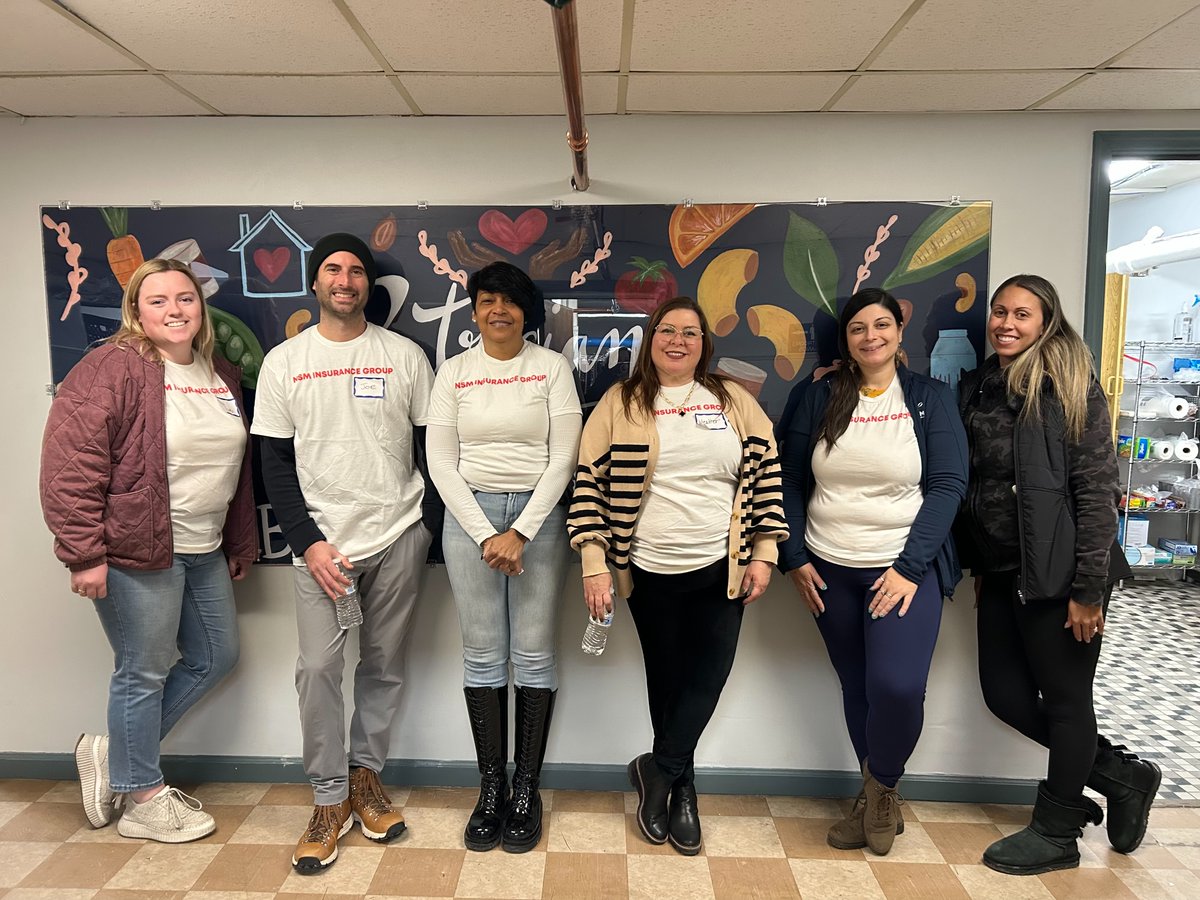 NovacoreIns's tweet photo. Inspired by Dr. King’s legacy, our Conshohocken team supported the Patrician Society by distributing meals and restocking shelves for neighbors in need. We're proud to help build stronger communities through acts of service. ❤️ #MLKDay #weekofgiving #buildsuccess https://t.co/I3QZ423b4y
