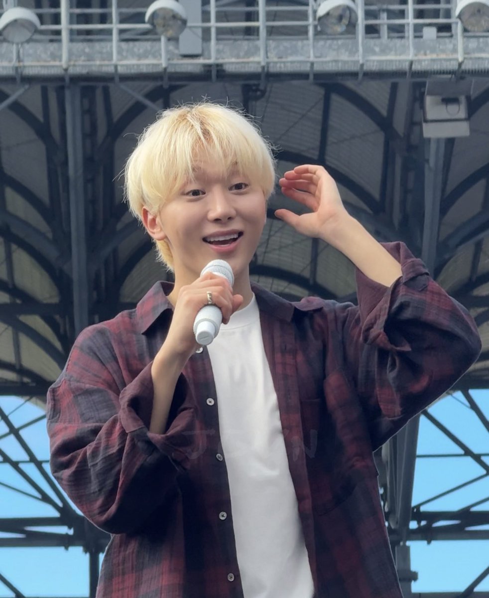 jooovilyn's tweet photo. Okay, I'm not gonna gatekeep this Seungkwan anymore. You are so handsome, Boo 🥹 #BooSeungkwan #SEVENTEEN_RIGHT_HERE_BULACAN  #SEUNGKWAN https://t.co/vmw9QwR5Lu