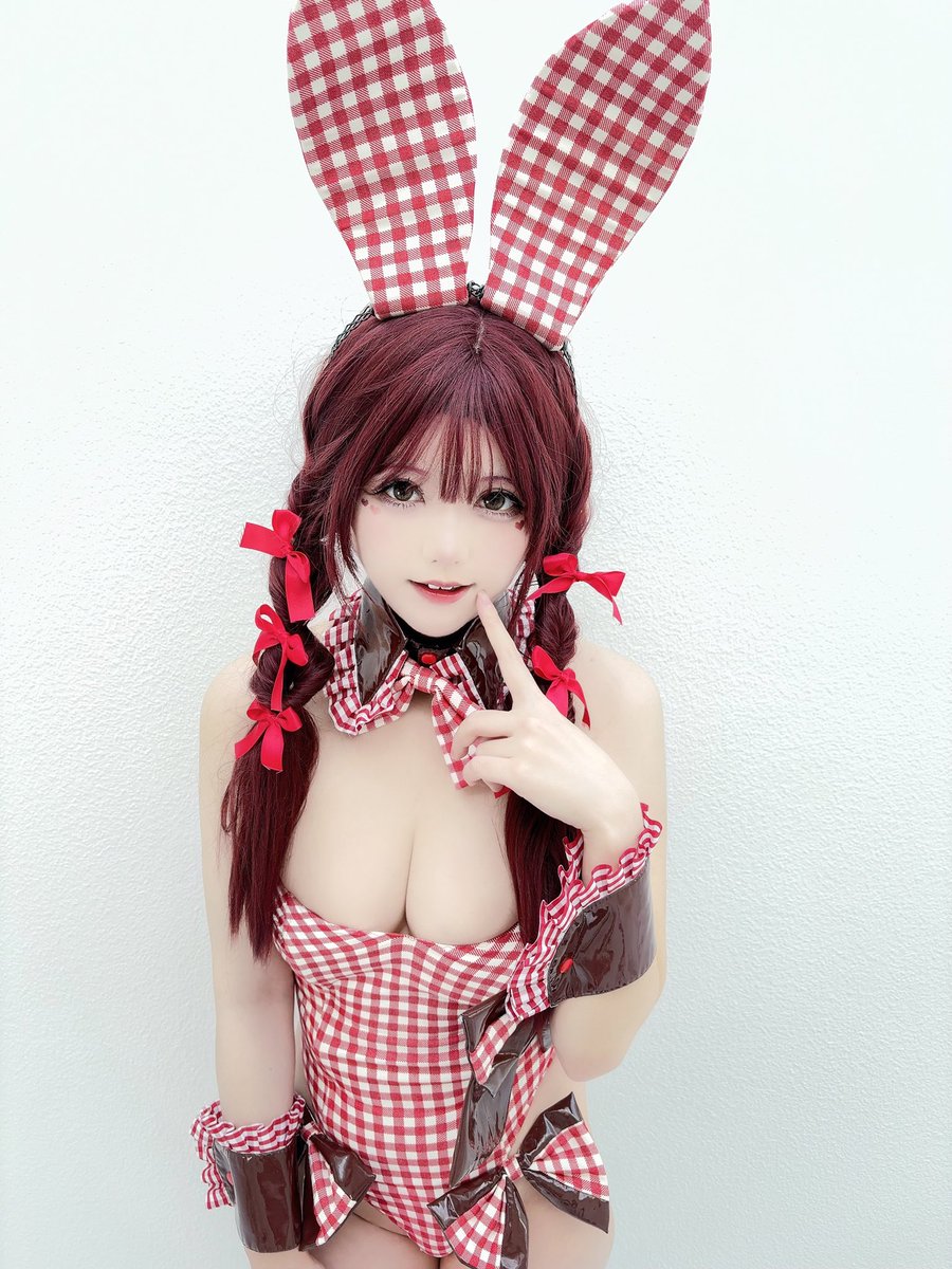 あけましておめでとうございます💜
今年のイースターは自分たちでイベントしたいなと思っています🥺
4/19予定空けておいて下さい🙇‍♀️
会いに来てくれたら嬉しいです✨
絶対楽しい会にするからね💜