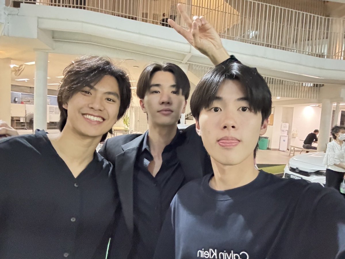 ohmpawatt's tweet photo. รักมึงมาก กูอยู่ตรงนี้ข้างๆมึงเสมอไอเพิท @perthppe มึงด้วย @ppromxx_ 🖤 https://t.co/u0RLNXYyIs