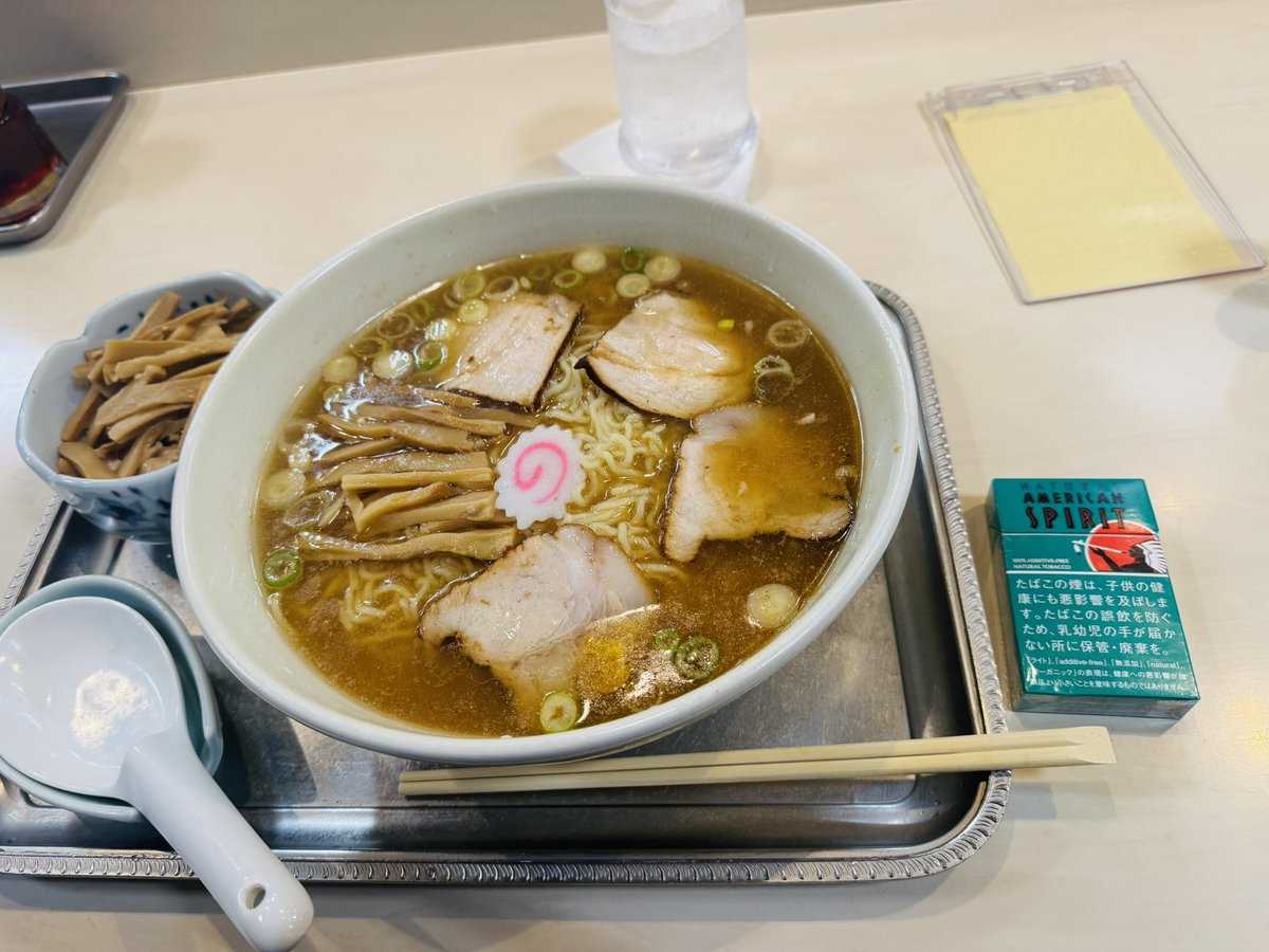 oneday_game's tweet photo. 久しぶりの飯テロ！今日は永福町の大勝軒に行ってきました。標準のラーメンで麺2人分と言う驚異のボリュームでしたが、煮干し系ラーメンでめちゃうまでしたー！
#oneday飯テロ
#明けましておめでとうございます( ´ ▽ ` )
#今年も宜しくお願いします♪ https://t.co/30wm9H1wxl