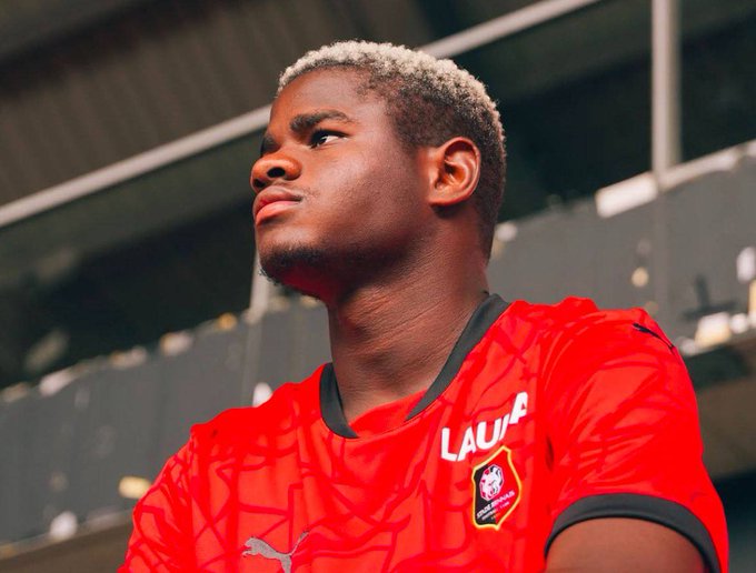 🚨 O Bayer Leverkusen fez contato com o Rennes por Mika Faye.

O Barça receberá 30% da taxa de transferência se o negócio for concretizado. 

- <a href="/FabrizioRomano/">Fabrizio Romano</a>