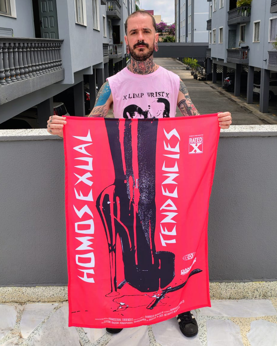 ntnleal666's tweet image. subiu no site 4 novas bandeiras da firma DAMAGED
tudo sobre nos. nada sobre eles.
queercore vive.
damaged.com.br