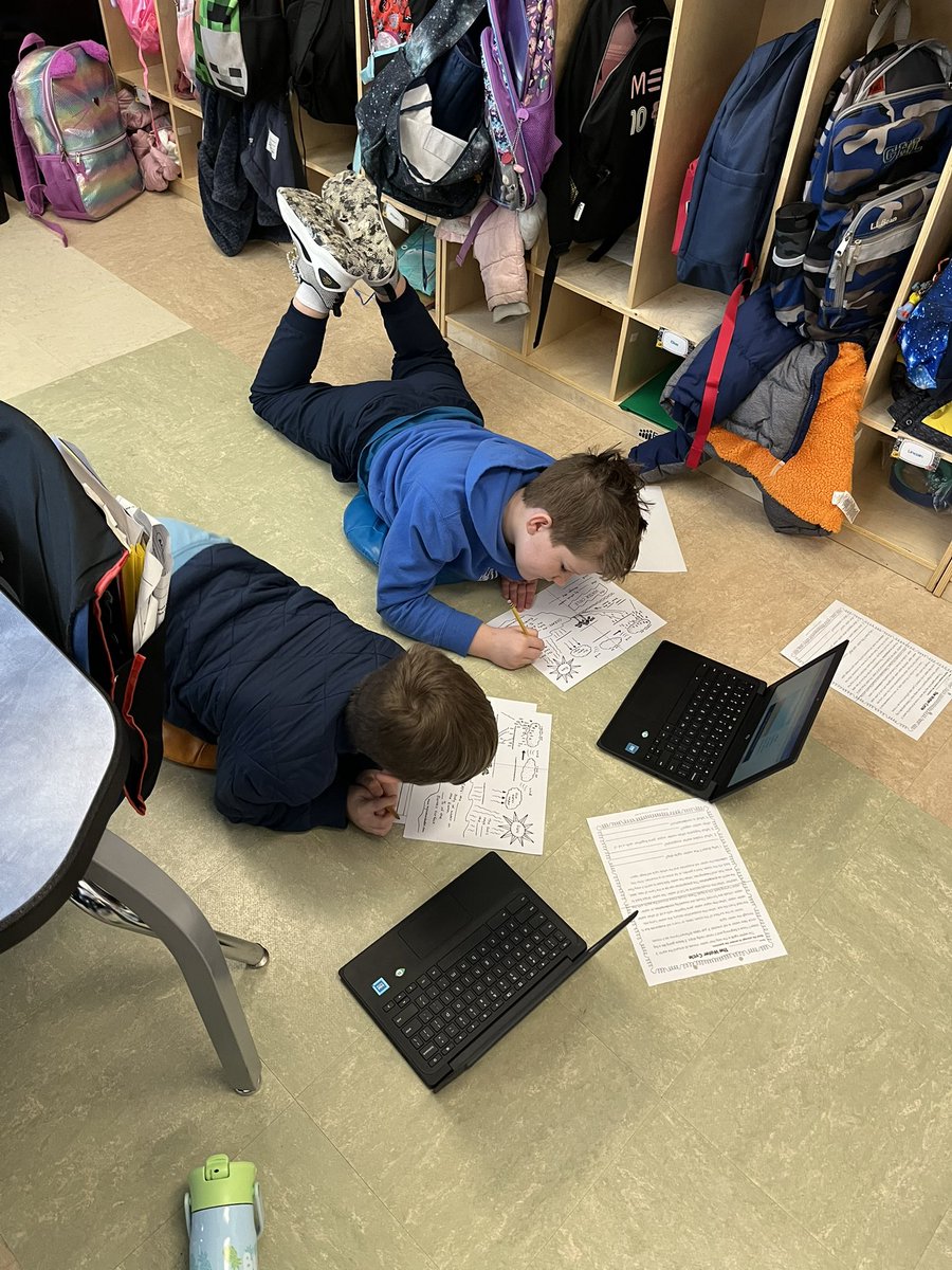 AnnaJones925's tweet photo. Great things happening at The Fort! Student led learning this morning to finish our our @Amplify Cycle in Nature unit. #secondgrade #levelup
@FTWAckel @FWE_AP https://t.co/QPrxbOjtbv