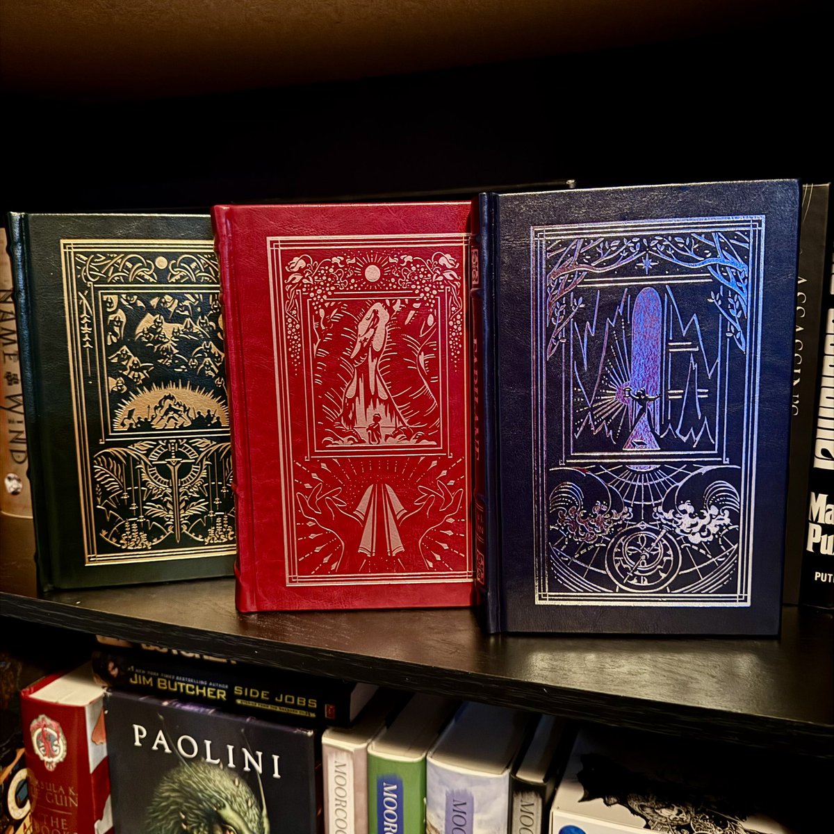 Zepp1978's tweet photo. Absolutely incredible book mail from @author_sullivan. I love Riyria so much and Royce & Hadrian are without a doubt my favorite duo in all of modern fantasy. These will be treasured! ⚔️ #Riyria #MichaelJSullivan https://t.co/7KRscfVJ9S