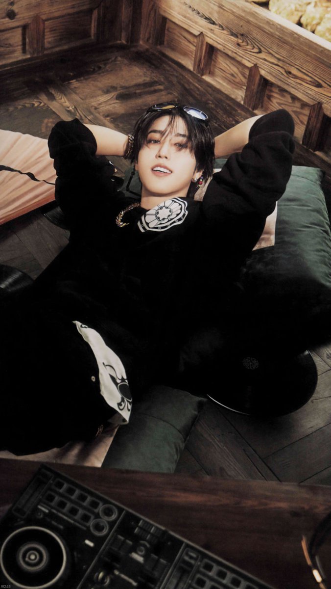 _fff255_'s tweet photo. [scan] HOP SKZHOP ver.

#StrayKids #스트레이키즈 #한 #HAN https://t.co/uIszcNeeMv