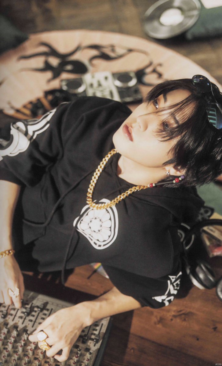 _fff255_'s tweet photo. [scan] HOP SKZHOP ver.

#StrayKids #스트레이키즈 #한 #HAN https://t.co/uIszcNeeMv