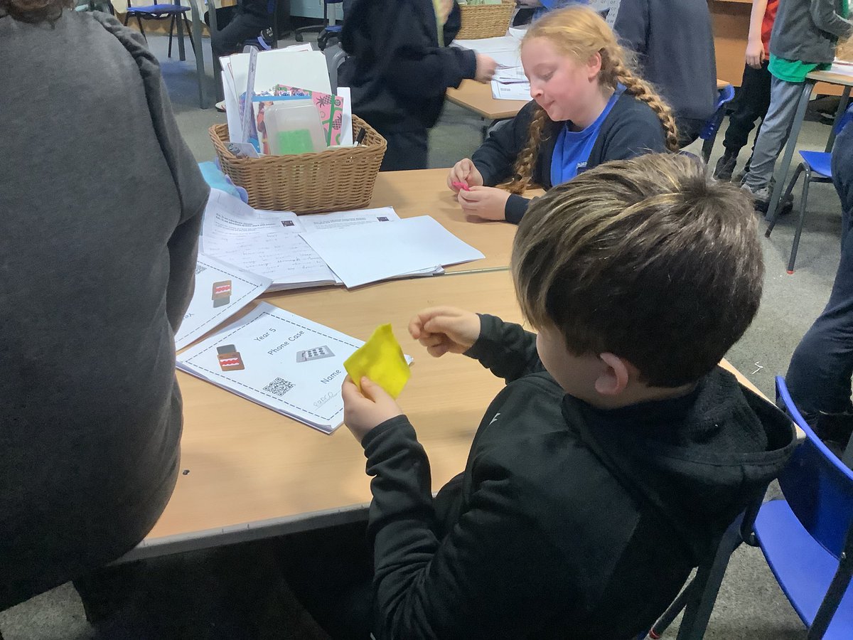 MrsKY_Thatto's tweet photo. The children have tried so hard with their sewing this afternoon - they’ve been practising their different stitches ready for making their finished projects. #ThattoPrim_dt https://t.co/hyG99fZPka
