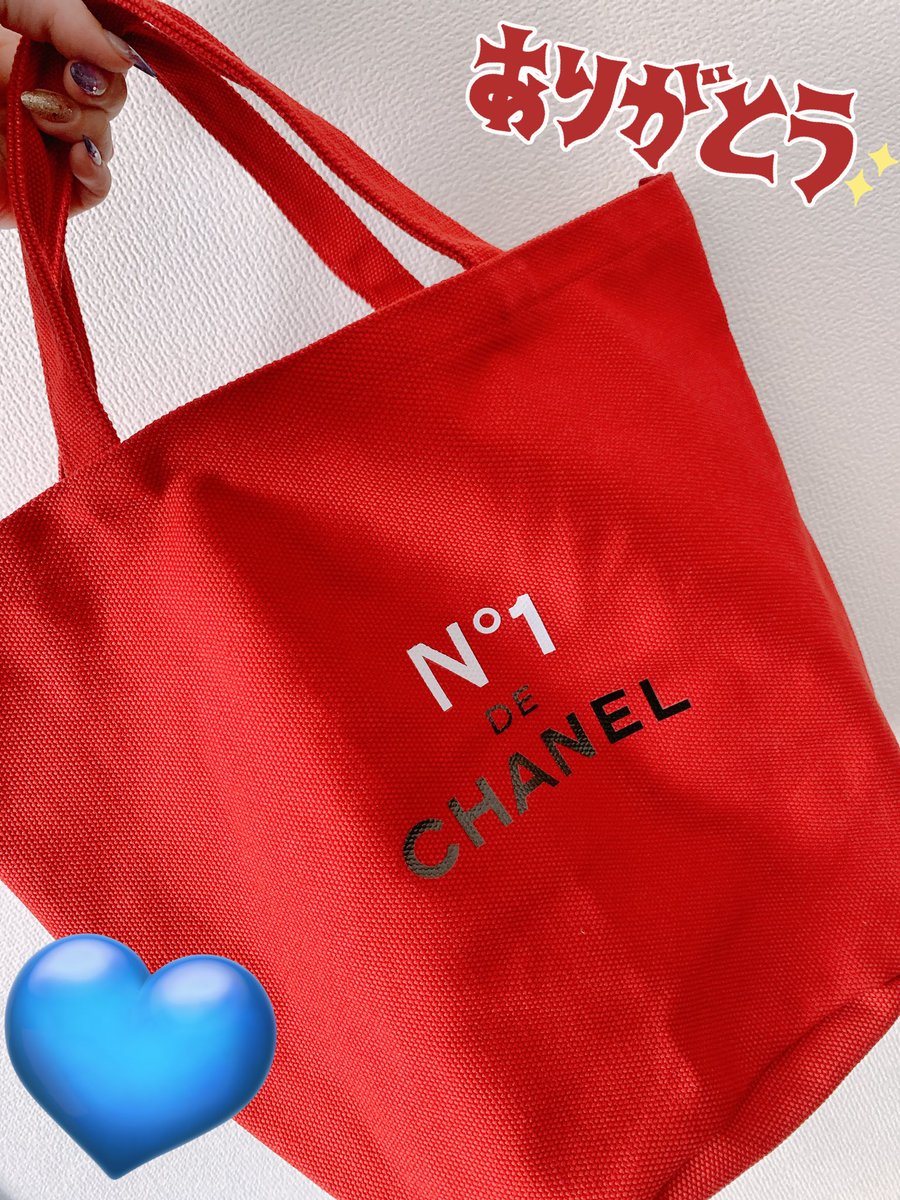 Chan_Na_04's tweet photo. ちょっと遅くなったけどお年玉って
トートバッグ頂きました🎁😭

赤可愛い🥰
大切に使わせて頂きます♡
本当にありがとうございます🥹🥹！ https://t.co/kG39bH8cPG