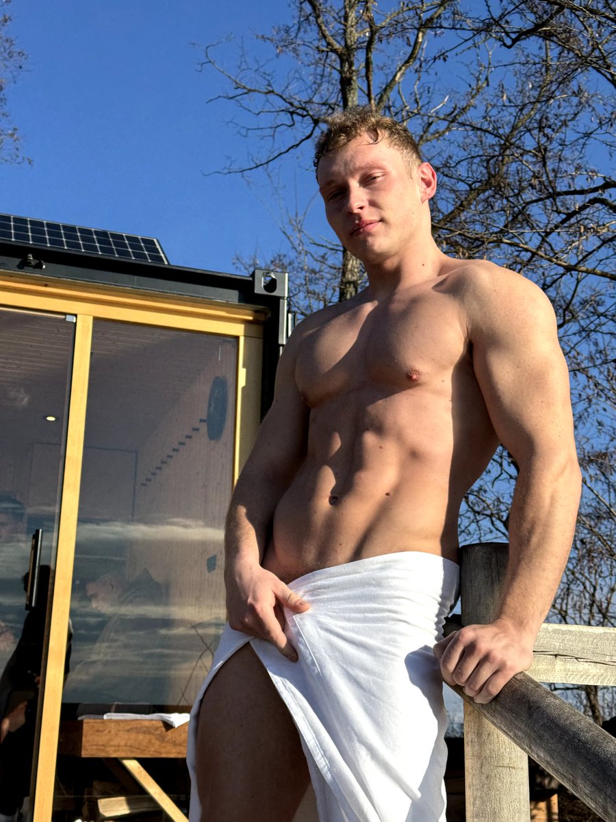 aestheticsguyxx's tweet photo. Can I drop my towel? 😜 @Xbillycogan 

https://t.co/Ba8F3gzO5t https://t.co/vzIhVa1Rec
