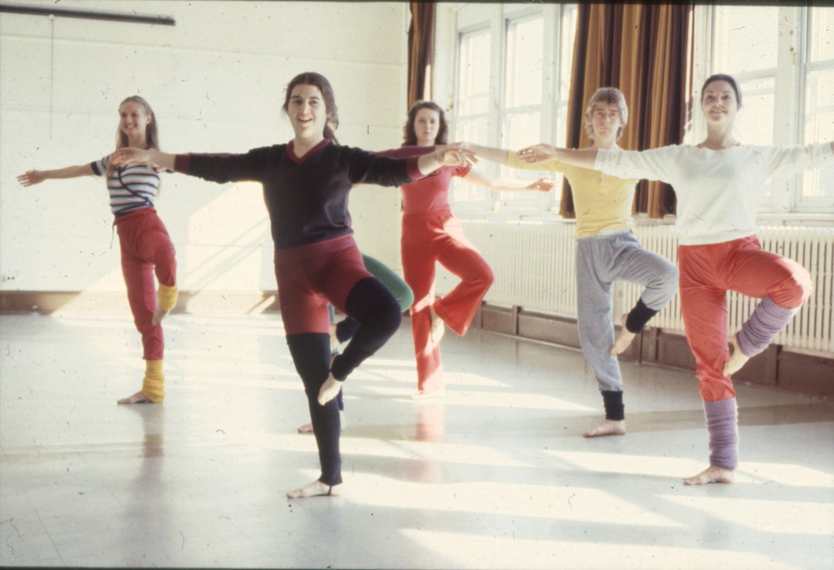 CU_Archives's tweet photo. Today is the International Day of Education. 

To mark the occasion, we are sharing a gallery of photographs from the Department of Contemporary Dance fonds depicting dance classes and workshops. 

Source of the images : https://t.co/ompqL2W2u5

#CUArchives #UNESCO https://t.co/Mgo3Ds1fmt