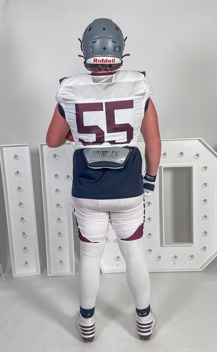 jadengoldy34's tweet photo. First and foremost I’d like to thank God for giving me the opportunity to play this game. I’d also like to thank my family, and coaches for the support and guidance, with all this being said I’d like to officially announce my commitment to @HindsCC_FB #MonsterTech #AGTG https://t.co/OXxF3EqS5k