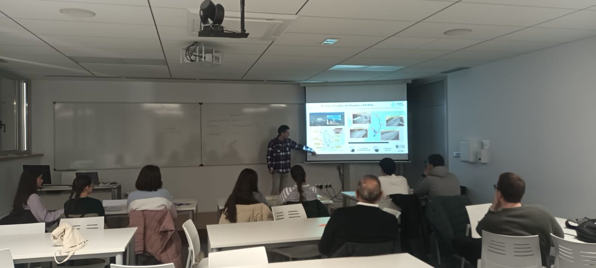 ✨ Alumnos del IES Arjé visitan la <a href="/CanalUGR/">Universidad Granada</a> en su primera sesión del proyecto <a href="/PIIISAProject/">PIIISA</a> 2025.
🌍🔍 Exploran cómo la digitalización y el equipo SmartPoqueira impulsan los ODS y la sostenibilidad en comunidades rurales en la Alpujarra. #PIIISA #UGR #ODS