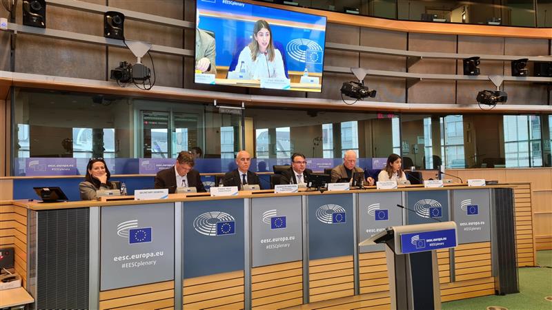 🌱<a href="/EU_EESC/">European Economic and Social Committee</a> hosted a vital debate on sustainable &amp; just transition through #Biodiversity and #ClimateAction with <a href="/EU_ENV/">EU Environment</a> and civil society leaders.

🇪🇺The EU stands at a crossroad &amp; we need a people-centred approach!

📄Read our opinion on #JustTransition
👉europa.eu/!QFW4Jv
