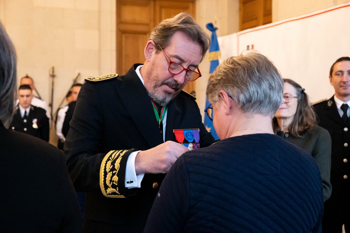 Prefet44's tweet photo. #voeux2025 | Le préfet a adressé ses vœux aux agents de la préfecture, des sous-préfectures, des forces de sécurité et de secours du département. L'occasion de les remercier pour leur engagement du quotidien et de revenir sur les temps forts 2024 et les perspectives pour 2025. https://t.co/G91dd8h4Zo