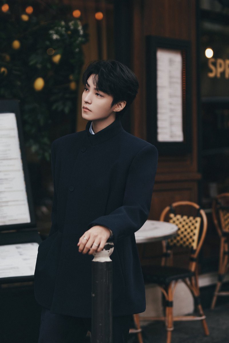 hellodajia's tweet photo. 분위기개미쳤음진심
디올짱짱맨이시다🖤 https://t.co/sFU298kC9v